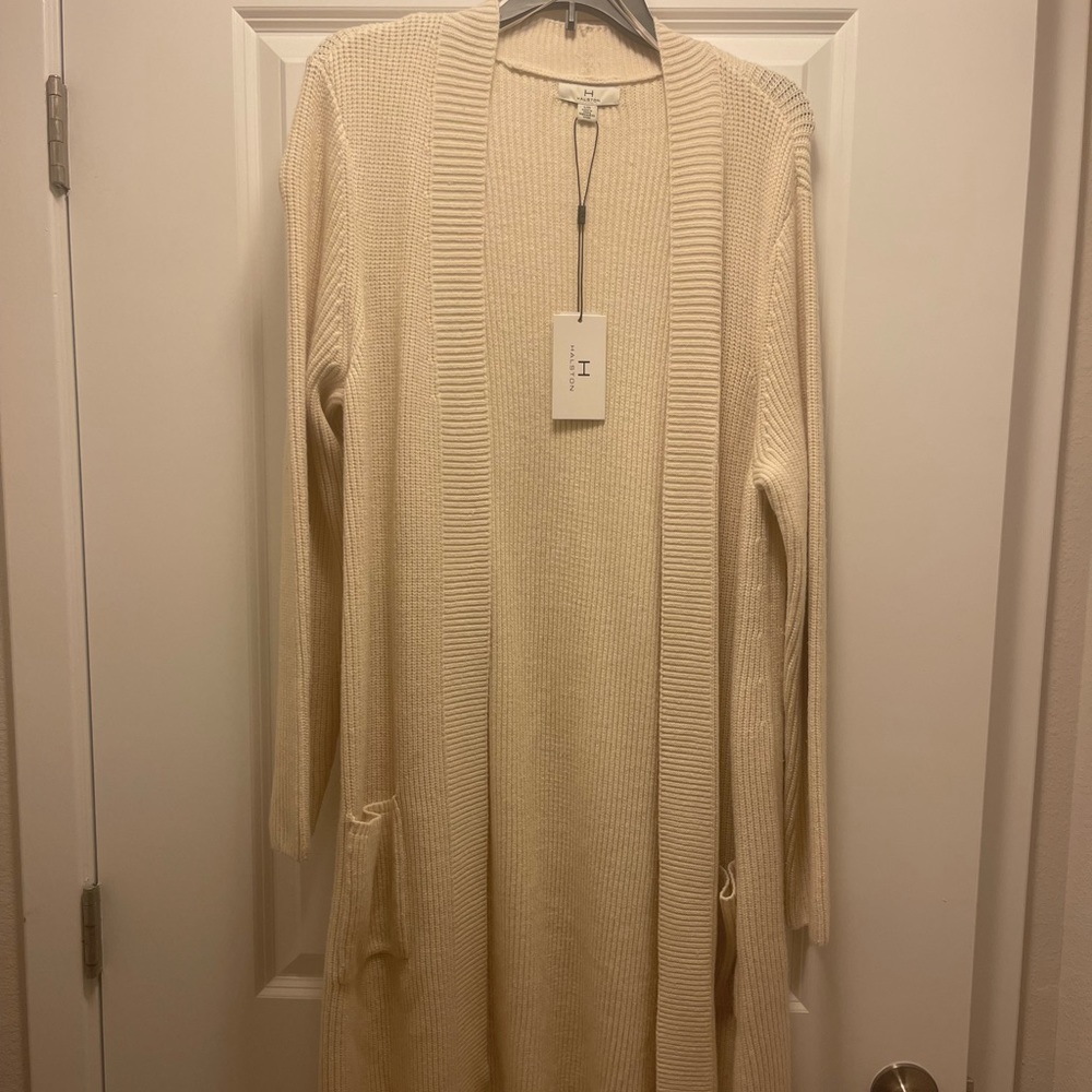 NEVER WORN Halston Long Cream Cartigan